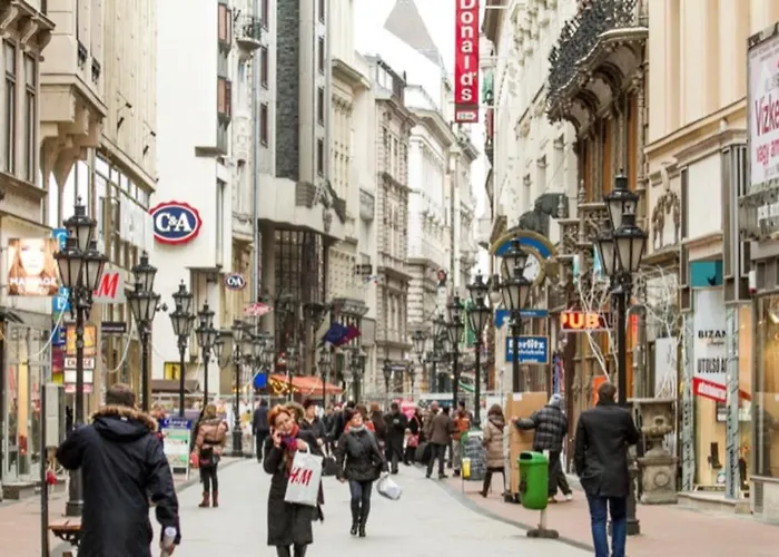 4 2. Budapesta