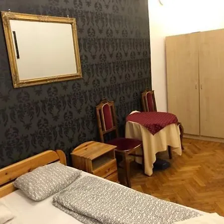 4 2. * Budapeşte