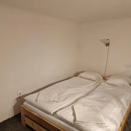 4 2. Budapeşte