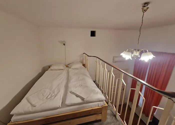4 2. Apartament